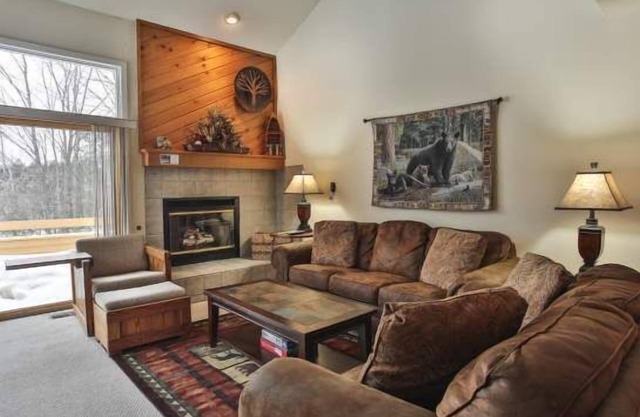 Close to Golf Courses, Nubs Nob and Boyne Skiing, Trout Creek Condo #115 - 3 Bdrms, 2 Baths