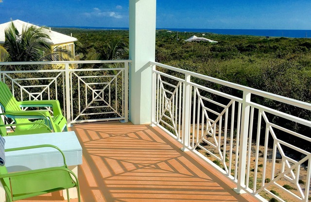 Cloudbreak Bahamas Villa, The Highest Ocean and Island View at Surfer's Beach