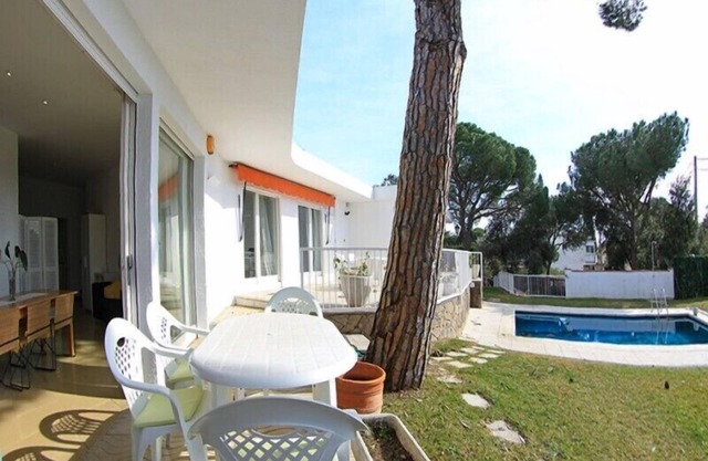 Club Villamar - Beautiful holiday villa with a nice private pool surrounded by lawn and located i...