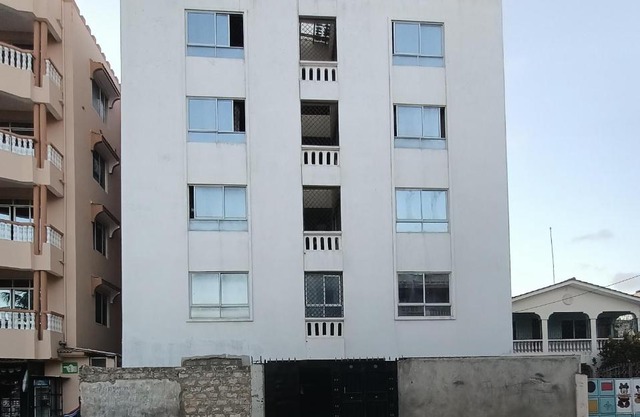 CLYDE STUDIO APARTMENTs
