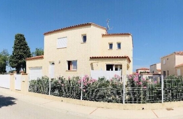 Cosy south-facing villa!