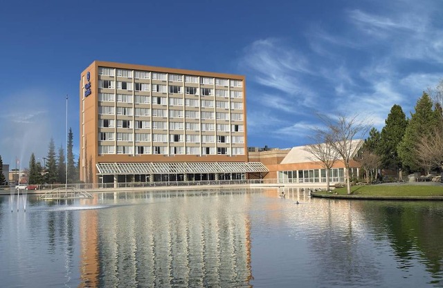 Coast Chilliwack Hotel by APA