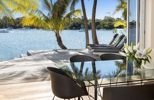 Coastal Elegance: Private Pool & Jetty