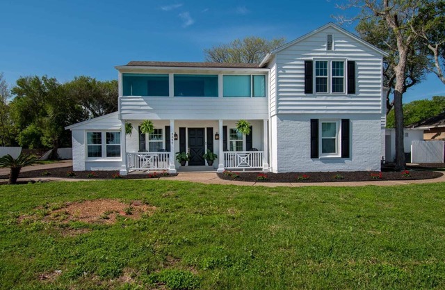 Coastal Elegance Unveiled