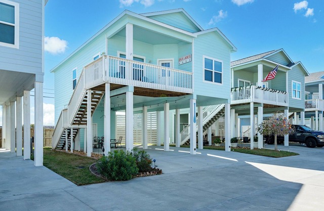 Coastal Getaway w/Community Pool + Fishing Nearby