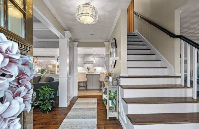 Coastal Middletown, RI home. Minutes to Newport. Heated, salt water pool.