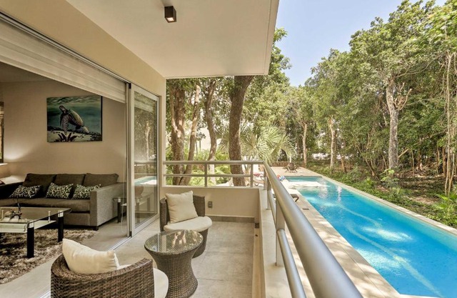 Coastal Resort Condo with Balcony - Walk to Beach!
