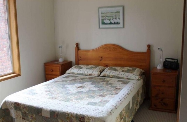 Coastal Retreat Unit 5 - relax and enjoy the ocean views