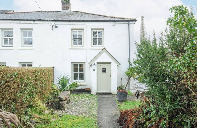 COBB COTTAGE, family friendly, country holiday cottage in Charlestown