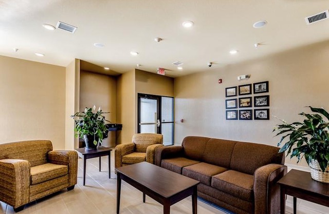 Cobblestone Inn and Suites Waverly