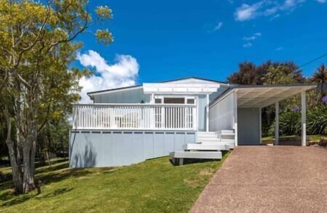 Coco Grove Oneroa – Luxury Beachside Escape