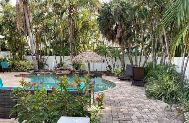 Coconut Breeze 2/2 Condo with Private Heated Pool, 2 Blocks from Beach.