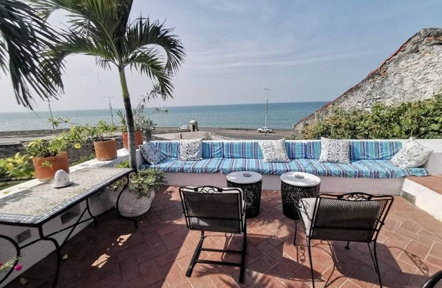 Colonial Villa in Historic Center - ocean front-sunset- Chef & full staff