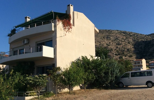Combines acquaintance of Athens and holidays by the sea (00000333302)