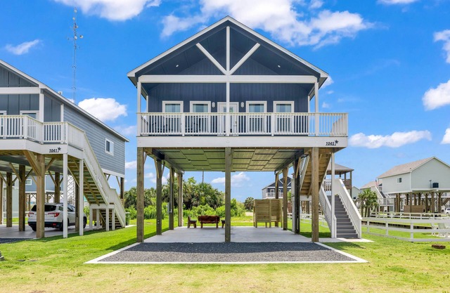 Come down to the quiet side of Crystal Beach 🏖️