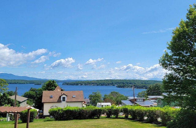 Come for the View-Stay for the Fun-Lake Winnipesaukee - Late Check-out Sundays