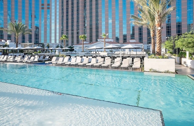 Cozy Business Travel Vegas Strip Restaurants 