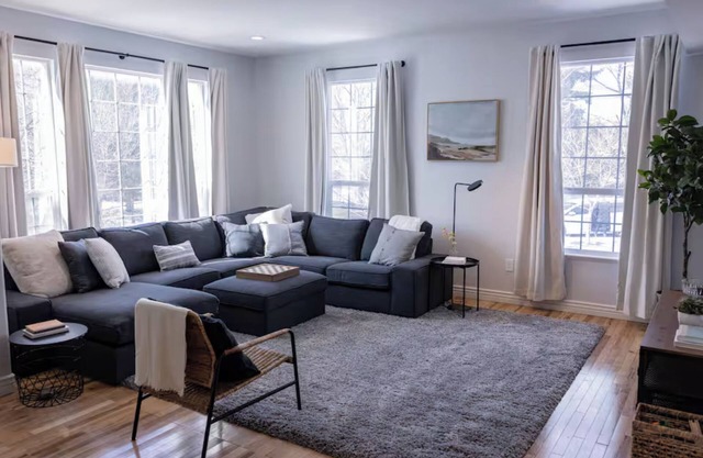 Comfort and Luxury! Smart TVs in every room!