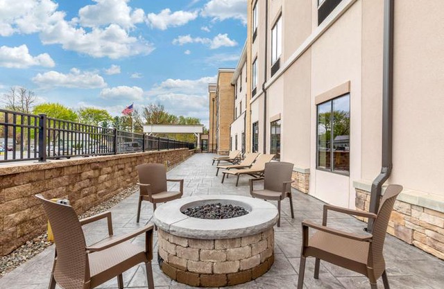 Comfort Inn and Suites Schenectady - Scotia