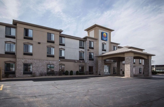 Comfort Inn Crystal Lake - Algonquin