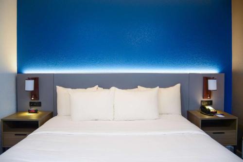 Comfort Inn Suites Moreno Valley Air Base 