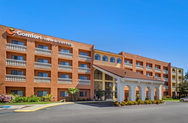 Comfort Inn & Suites Newark Fremont / Silicon Valley