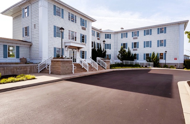 Comfort Suites Chincoteague Island Bayfront Resort