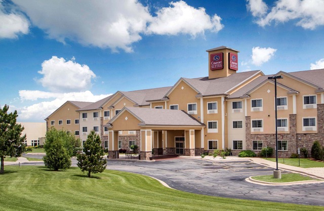Comfort Suites Johnson Creek Conference