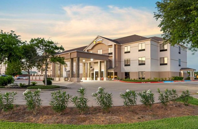 Comfort Suites La Porte