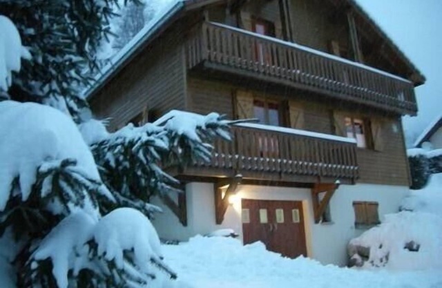 Comfortable 4 star cottage, 10 people, 10 minutes from Gerardmer, Wifi, Sauna