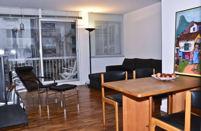 comfortable and bright 3 rooms with parking