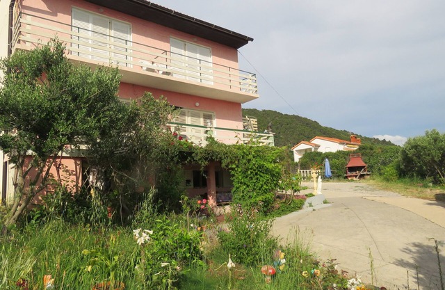 Comfortable apartment with a panoramic terrace and spectacular Sea view