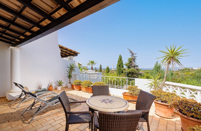 Comfortable apartment with sea view near the beaches