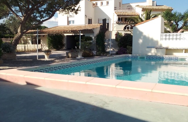Comfortable apartment independent with swimming pool