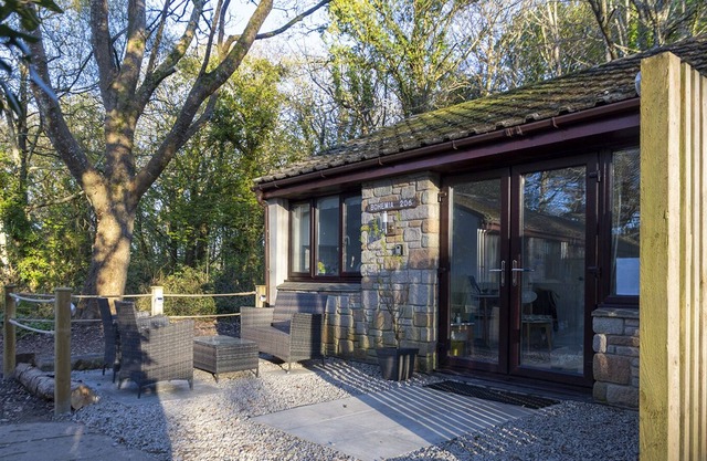 Comfortable bungalow in 100 acres of woodland, near St.Ives.