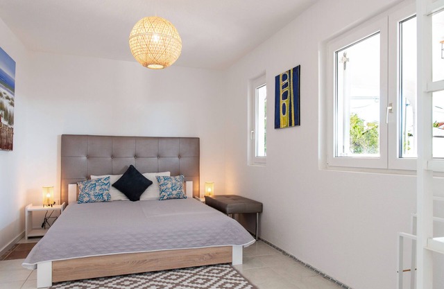 Comfortable family-sized apartman for family or friends. Private beach
