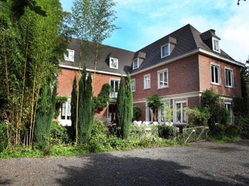 Comfortable Mansion in Doomkerke near Forest