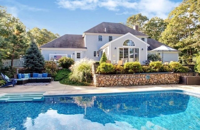Comfortable Sandwich Home with Pool RPAM014