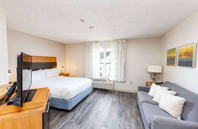 Comfortable Stay in Houston's Energy Corridor