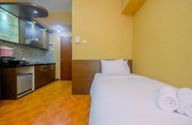 Comfortable Studio Apartment at Taman Melati near Universitas Indonesia By Travelio