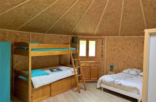 Comfortable wooden yurt 1-heated swimming pool