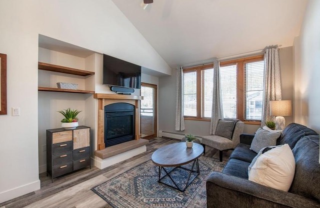 Comfortable Zephyr Mountain Lodge Condo with Spectacular View of the Continental Divide condo