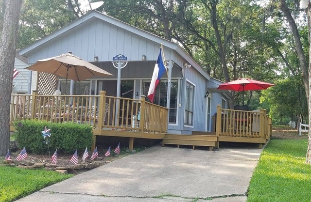 Comfy cottage on the Lake that feels like home