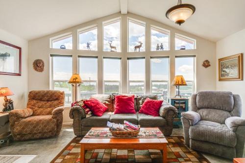 Como Retreat with Mountain Views Near Hiking Trails