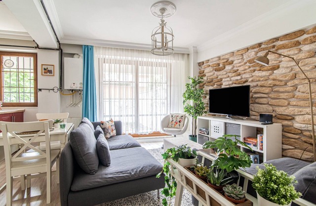 Compact Flat w Backyard 6 min to Kanyon Mall