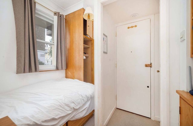 Compact Studio in Vibrant Pimlico