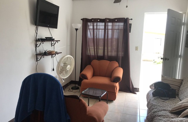 Complete independent house, near the airport, old road to Tipitapa.