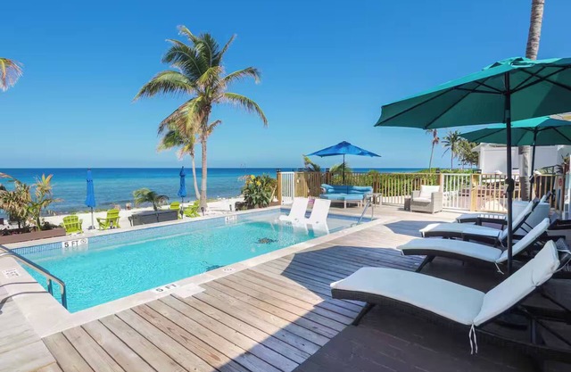 Conch Point 223 by the Sea : Grand Cayman Villa, steps to Private Beach and Pool