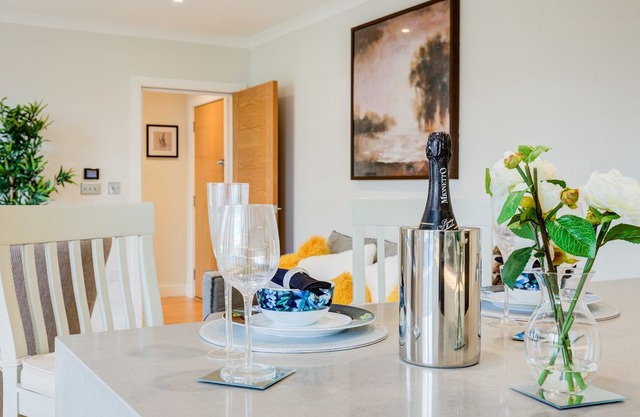 * CONCORD Apartment * KEW * 1 bed 1 bath
