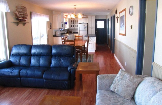 Concrest Cottage in Consecon